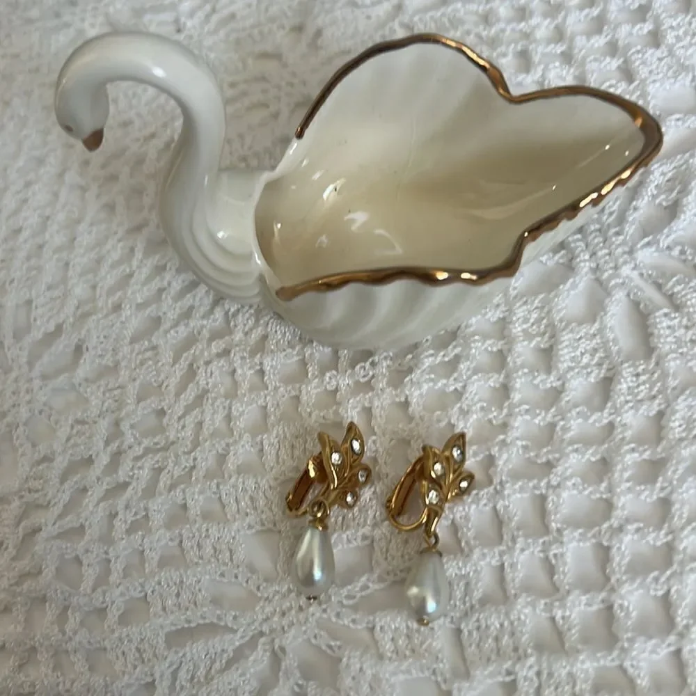 Vintage Faux Pearl Drop Clip On Gold Tone Rhinestone Leaf Earrings